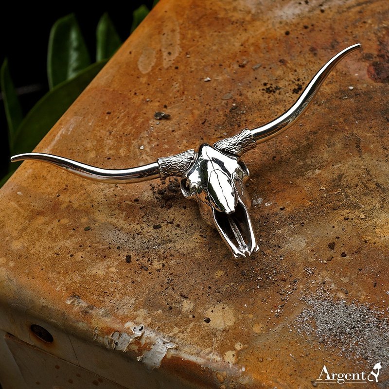 Bull head skull shape carved sterling silver jewelry necklace | Indian series recommended (single price) - Necklaces - Sterling Silver Silver