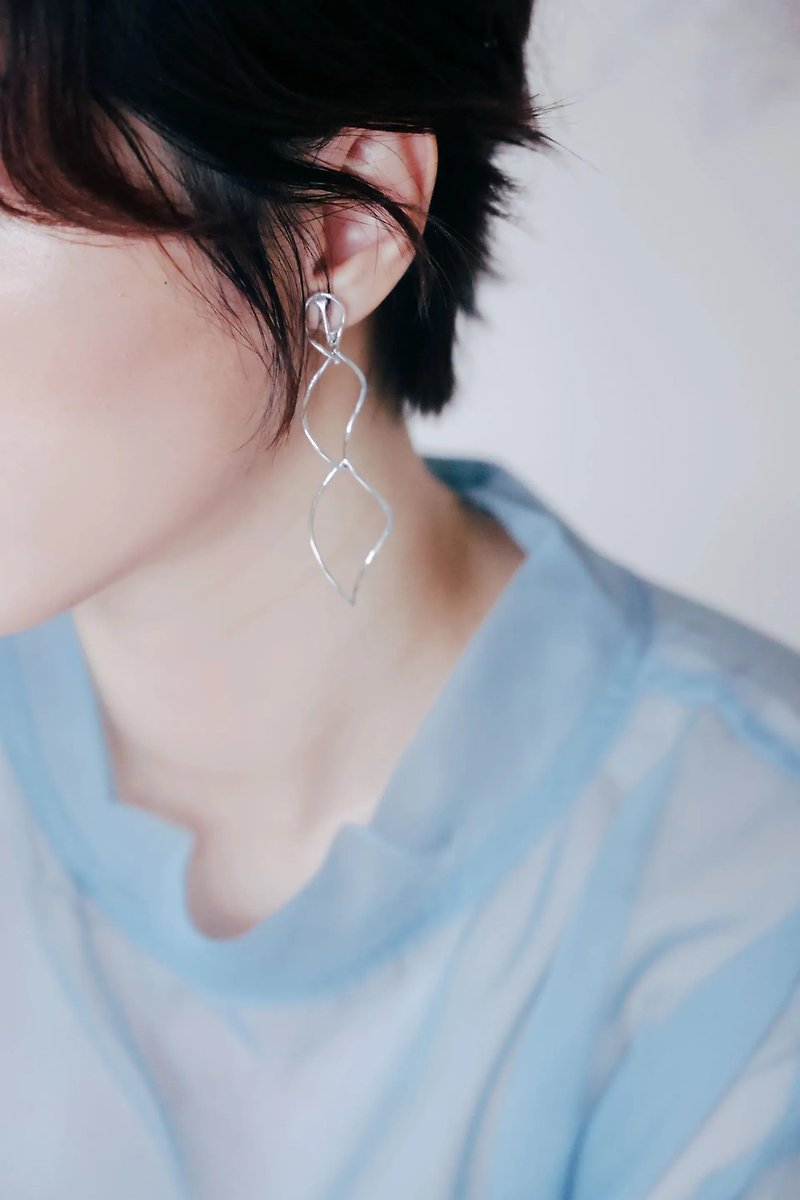 COR-DATE / silver color / rotating line earrings - ต่างหู - วัสดุอื่นๆ 