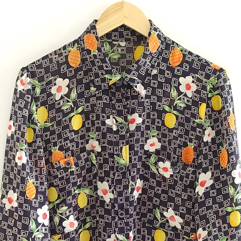 │Slowly│ Fruit - vintage shirt │vintage. Vintage. - Women's Shirts - Polyester Multicolor