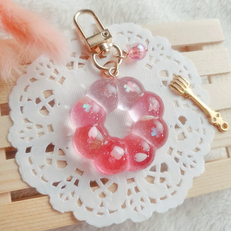 Yanyu handmade keychain pendant cherry blossom donut wave dike healing handmade cute - Keychains - Resin Pink