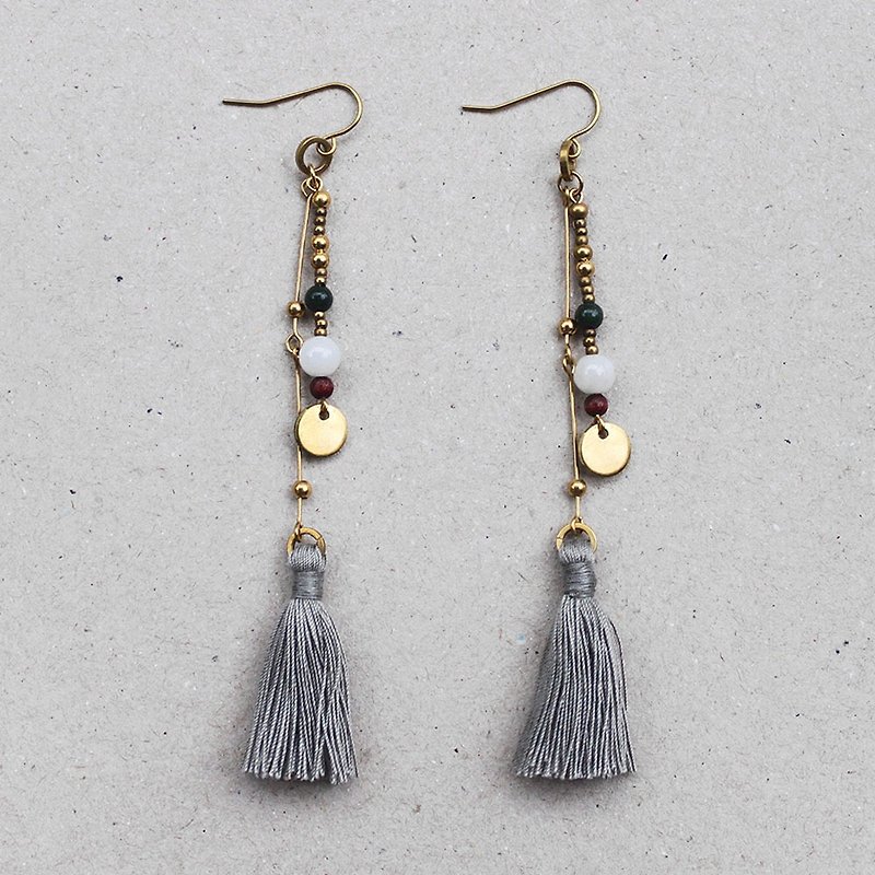 Freedom Bohemian Gray Tassel Brass Earrings - 14K Gold Filled Hooks / Clip-Ons - ต่างหู - เครื่องเพชรพลอย สีเทา