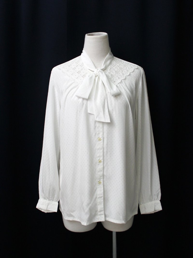 【RE0916T240】早秋日本製復古典雅蕾絲領結白色古著襯衫 - 恤衫 - 聚酯纖維 白色