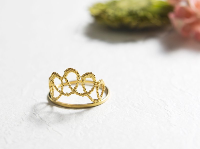 蕾絲皇冠極細戒指  手作925純銀 鍍金 - 戒指 - 純銀 金色