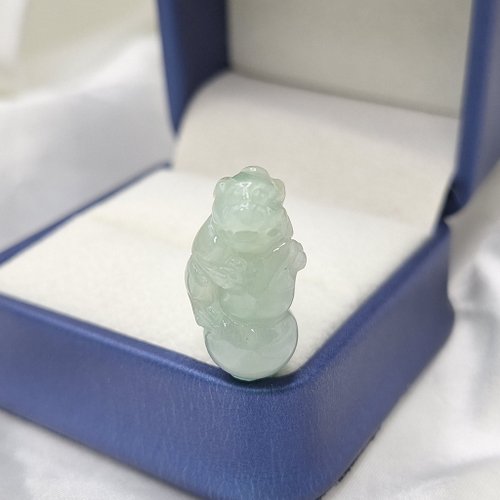 緣圓翡翠 果綠冰潤 貔貅抱葫蘆 吊墜 | 天然緬甸玉A貨翡翠