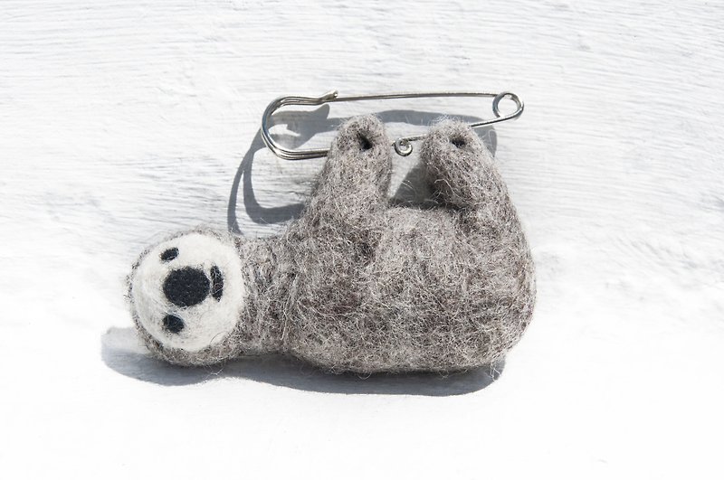Christmas gift hand-woven brooch / pin / wool felt pin / wool felt brooch - sloth animal brooch - Brooches - Wool Gray