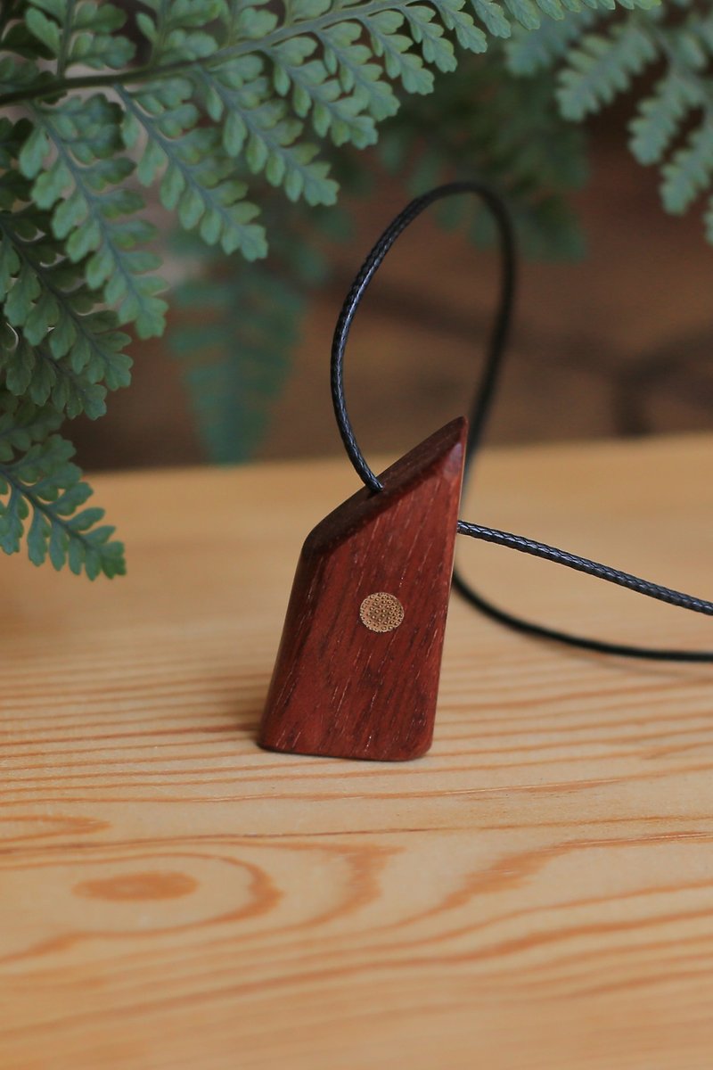 Yiranzhi original handmade | Geometric series wood pendant | Blood sandalwood inlaid with bamboo sections - สร้อยคอ - ไม้ 