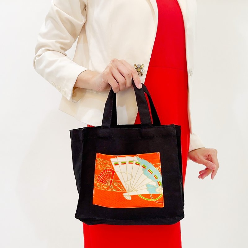 Black Canvas Lunch bag with kimono pocket #07 - กระเป๋าถือ - ผ้าฝ้าย/ผ้าลินิน สีดำ