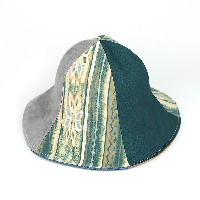 Hand-made double-sided design hat  - หมวก - ผ้าฝ้าย/ผ้าลินิน สีเขียว