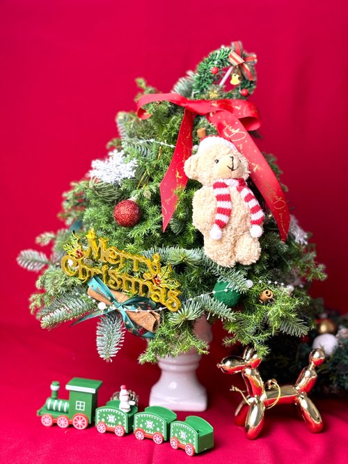 X'mas 光沢のあるカラフルなクマのクリスマス ツリー - 新鮮な葉 X'mas 光沢のあるカラフルなクマのクリスマス ツリー - 新鮮な葉