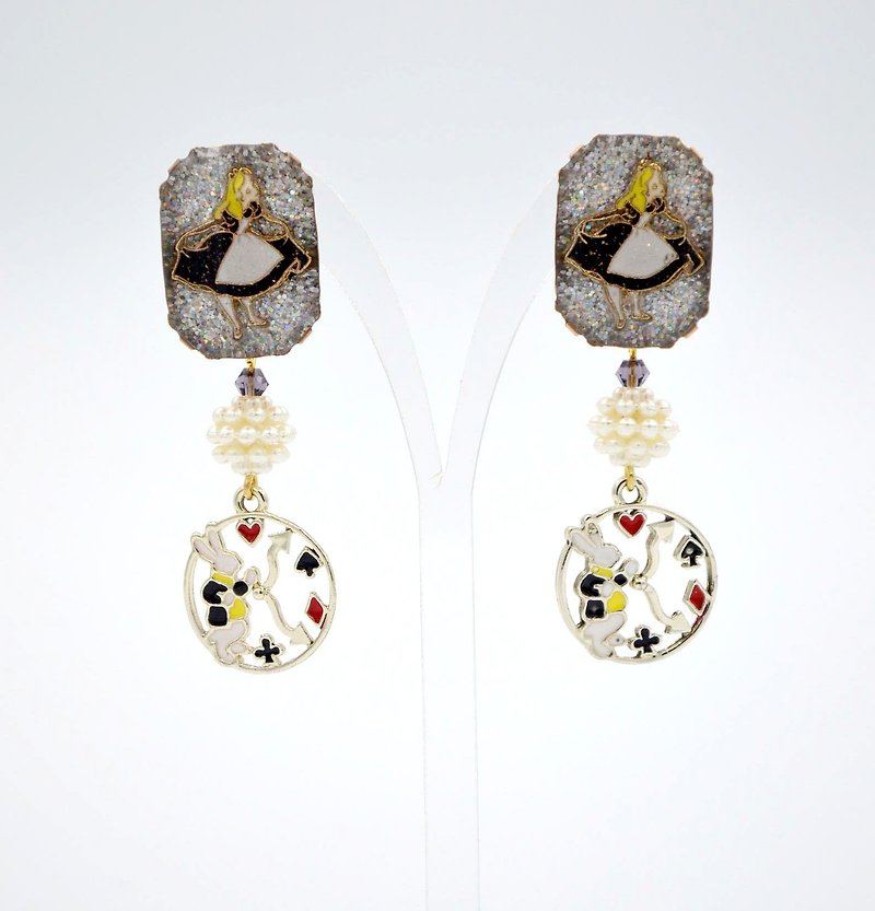 TIMBEE LO Alice Gemstone style earrings ALICE IN WONDERLAND - Earrings & Clip-ons - Plastic Black