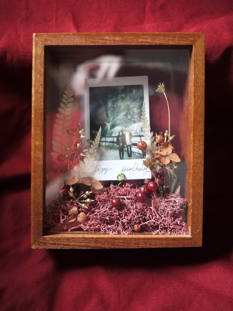 [Graduation Gift] Dry Photo Frame Flower Gift Box | Crimson - Picture Frames - Plants & Flowers Red