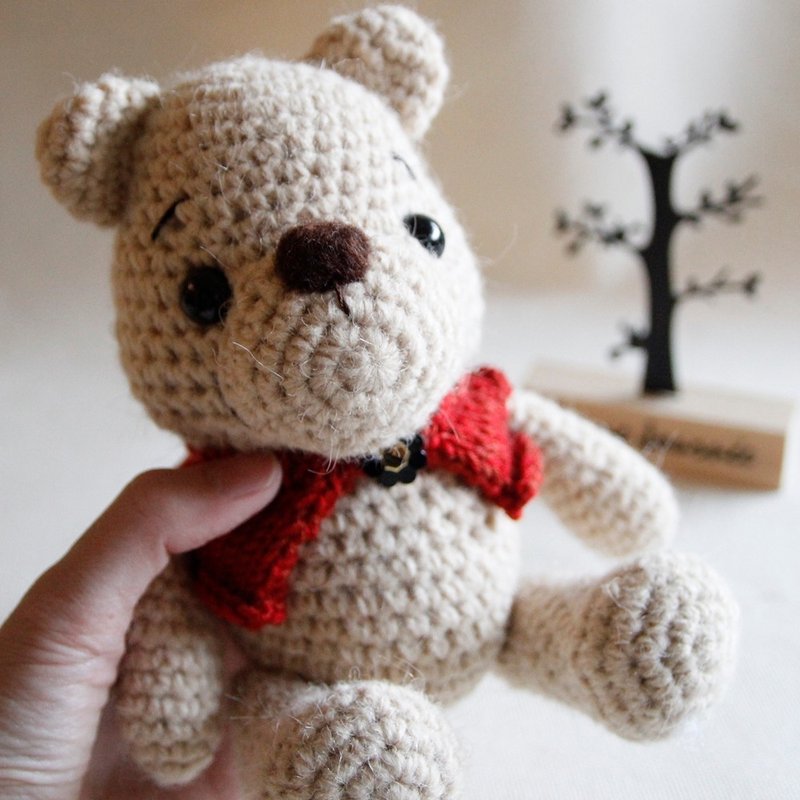 手鉤玩偶 手作娃娃 紅色背心 毛線泰迪熊 米色 出清特價 - 公仔/玩偶 - 羊毛 卡其色