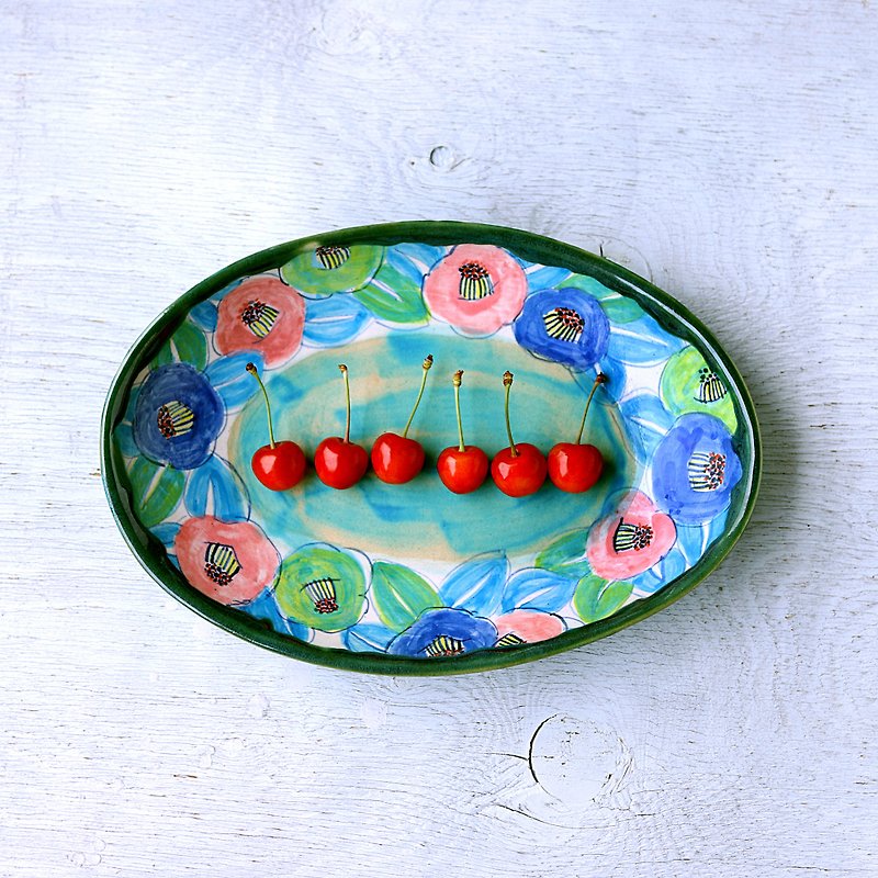 湖畔に咲く椿のオーバルプレート・ブルー - 盤子/餐盤 - 陶 藍色
