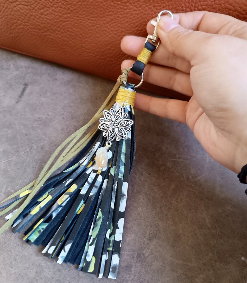 Black Floral Leather Tassel Bag Charm with Large Silver Flower, Natural Citrine - 鑰匙圈/鑰匙包 - 真皮 黑色