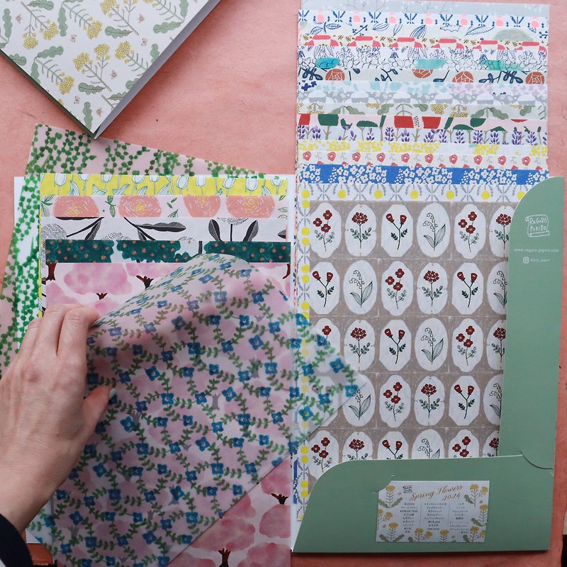 Spring Selection Wrapping Paper 24 sheets with a Paper Folder - วัสดุห่อของขวัญ - กระดาษ หลากหลายสี