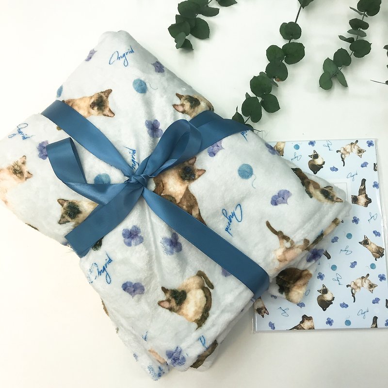 Ingrid Blue Cat Blue Siamese Cat Flannel Blanket Air Carpet Christmas Gift - ผ้าห่ม - เส้นใยสังเคราะห์ สีน้ำเงิน
