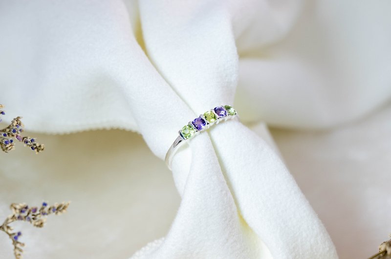 Silver Ring with Peridot and Amethyst - 戒指 - 其他金屬 銀色