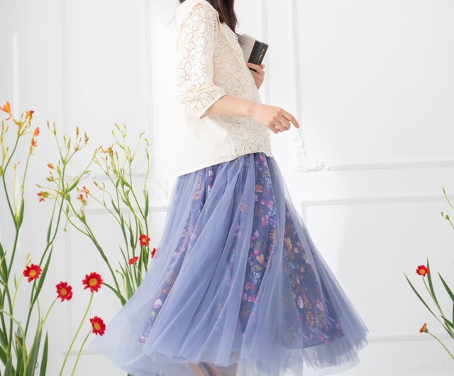 A gauze outlet skirt