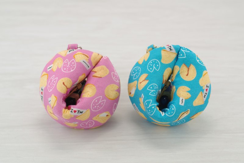 【幸運籤餅-招牌粉色/藍色】直徑6.5公分/磁鐵開合/有放字條/MIT - 零錢包/小錢包 - 棉．麻 