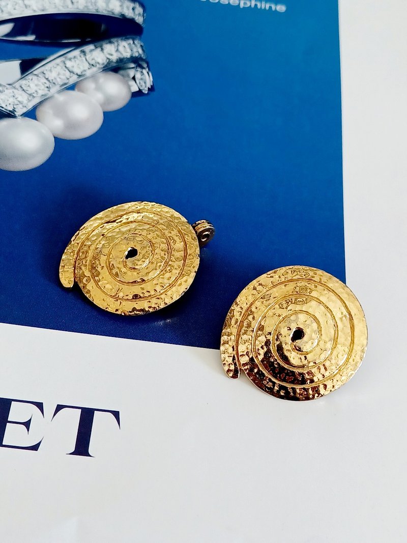 vintage jewelry  Monet 古董金色渦卷 夾式耳環 - 耳環/耳夾/耳骨夾 - 其他金屬 