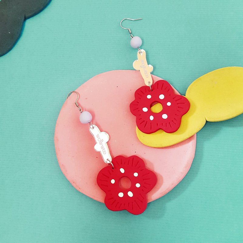 Even Flower Series Earrings- Acrylic Pendant Flower Red Flower (Ear Pins/ Clip-On ) - Earrings & Clip-ons - Clay Red