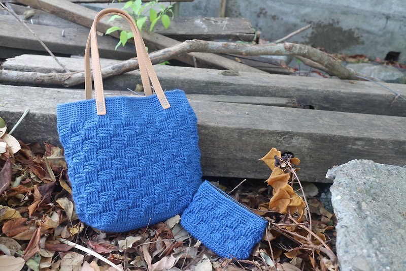 手作-格子紋路手拿包+零錢包-海軍藍-溫暖手編織天然苧麻編織包 - 手拿包 - 紙 藍色