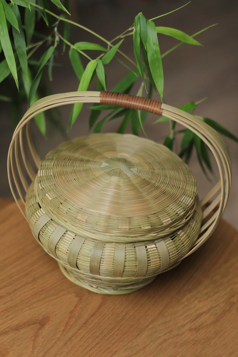 Bamboo weaving series | Small bamboo basket with lid | Storage jar basket | Handmade folk art, natural and environmentally friendly - Shelves & Baskets - Bamboo 