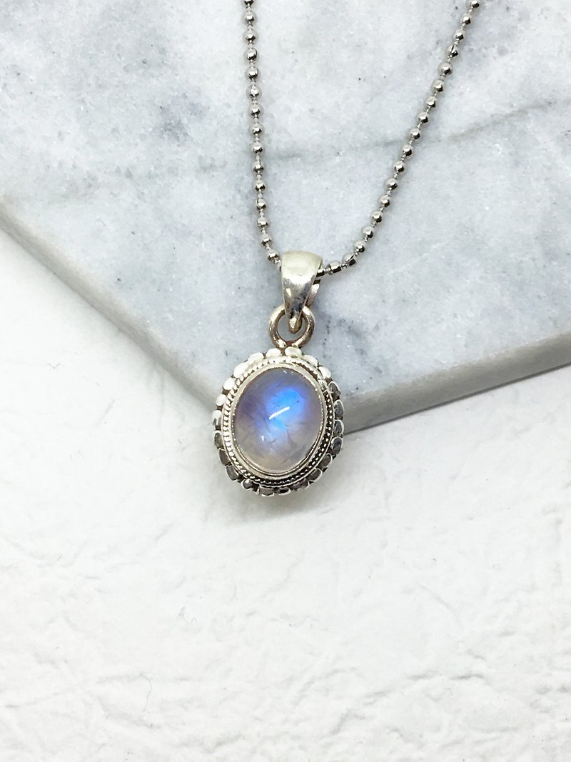 Moonstone sterling silver dotted necklace in Nepal handmade mosaic - Necklaces - Gemstone Blue