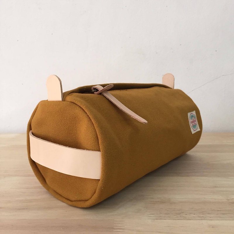 New Mustard Canvas  Zippered Pouch Bag / Men travel case / Cosmetics bag / Toiletry Bag - 化妝袋/收納袋 - 棉．麻 黃色