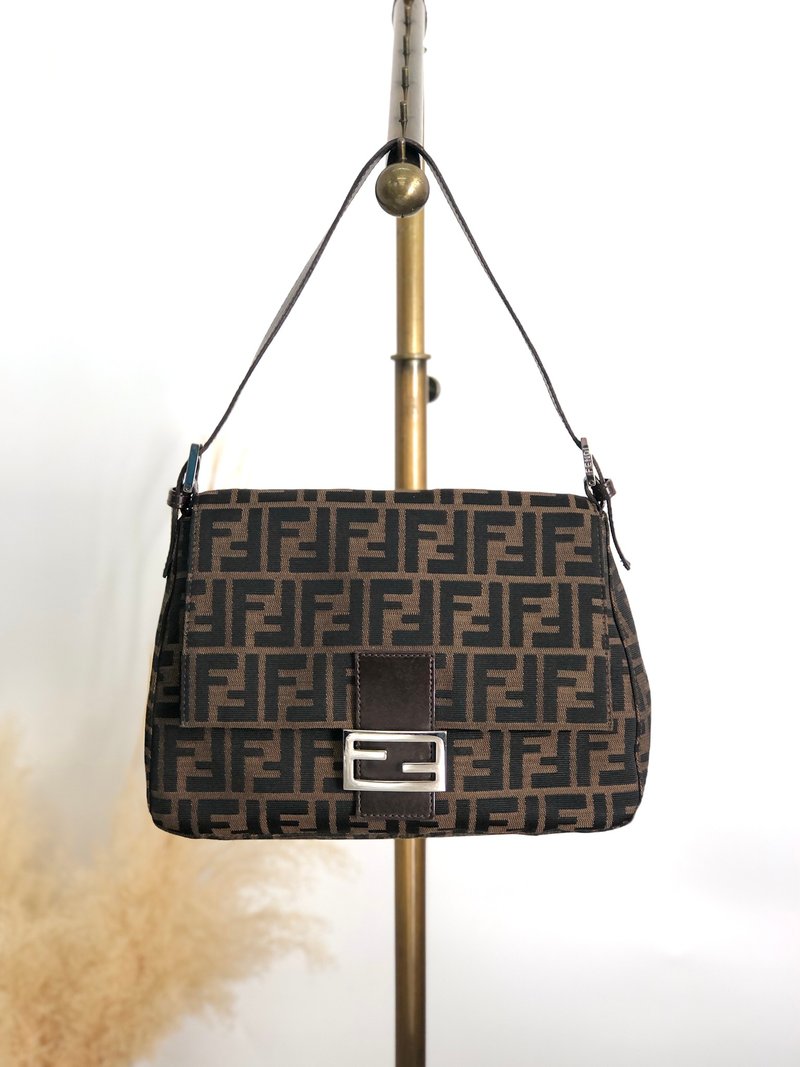【 日本直送　名牌中古包 】FENDI フェンディ ズッカ ショルダーバッグ ブラウン シルバー ジャガード レザー マンマバケット オールド rj4ghi - 側背包/斜背包 - 棉．麻 咖啡色