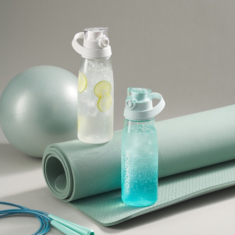 【HOLOHOLO】PILATES Pilates Straw Sports Bottle (1000ml / 4 colors) - Pitchers - Plastic Multicolor