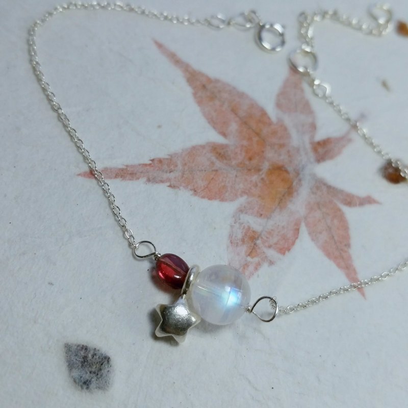 7/8 mm 強光月亮石 配 純銀星星 , 石榴石 純銀手鍊, Moonstone, star & garnet 925 silver bracelet - 手鍊/手環 - 寶石 藍色
