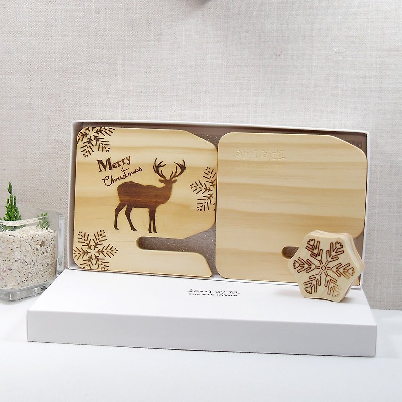 Christmas reindeer staring cell phone seat snowflake set folder exchange gifts natural solid wood custom-made text - ที่ตั้งมือถือ - ไม้ สีนำ้ตาล