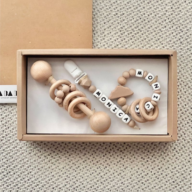 [Customized] Baby Silicone pacifier chain/customized teether/hand rattle three-month gift box - Baby Gift Sets - Silicone 