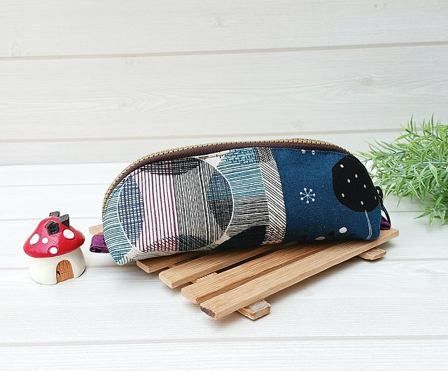 Spring roll pencil case] Large capacity / small storage bag / Wen