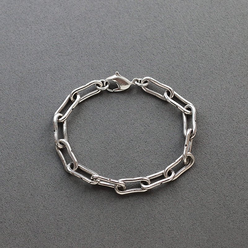 Dot Silver Chain Bracelet - สร้อยข้อมือ - โลหะ สีเงิน