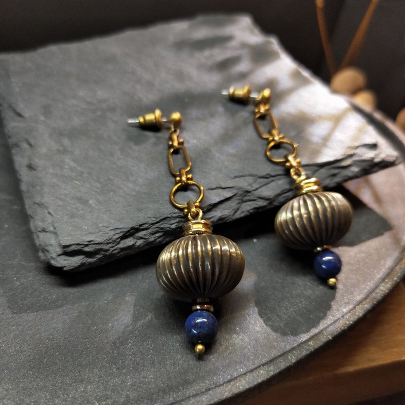 Pleated lantern earring - design models - Bronze lapis (folder can be changed) - ต่างหู - ทองแดงทองเหลือง 