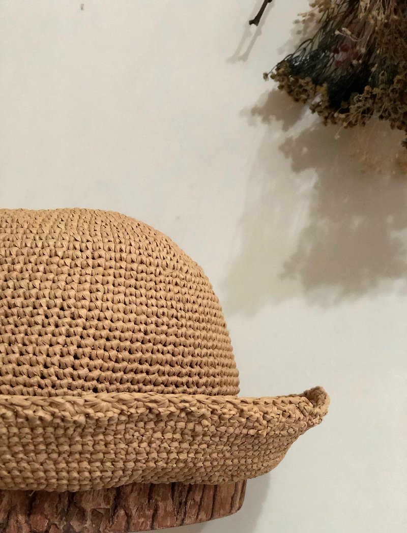 小漁夫帽(原色)/夏日防曬遮陽帽/編織草帽/手作鉤織帽 - 帽子 - 其他材質 卡其色