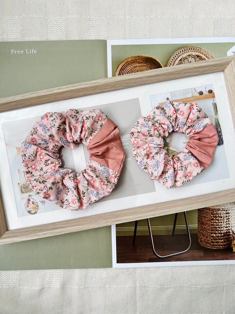 Pink garden scrunchie parent-child hair tie patchwork hair tie handmade - เครื่องประดับผม - ผ้าฝ้าย/ผ้าลินิน หลากหลายสี