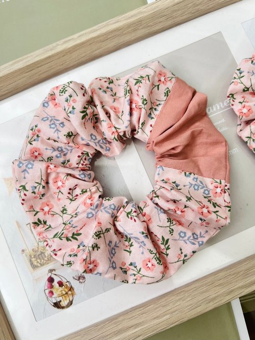 メグえもん様 可愛いピンク ハーフ シュシュ☆ビーズ ヘアゴム☆ハンドメイド メグえもん様 可愛いピンク ハーフ シュシュ☆ビーズ ヘアゴム