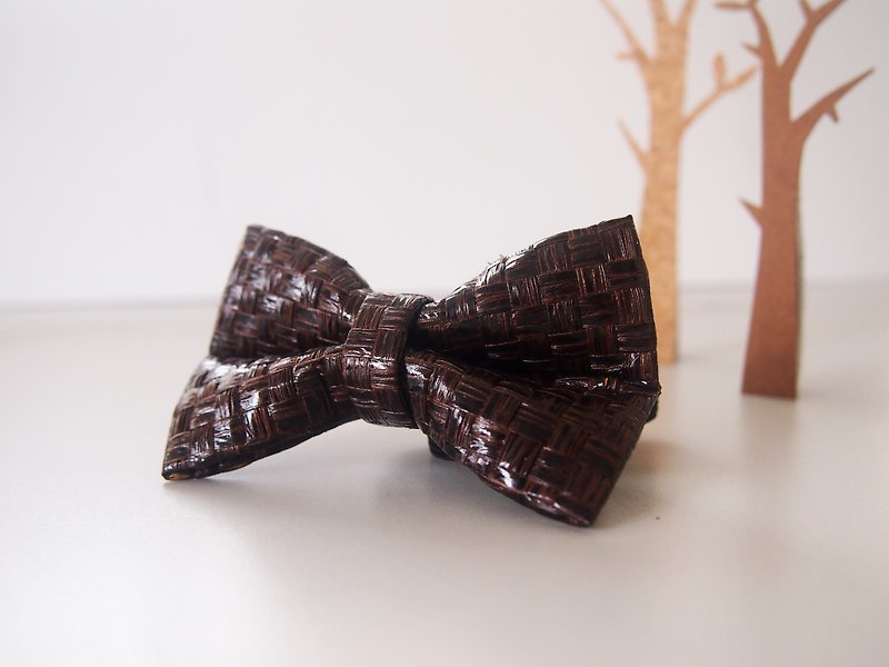 Personalized Name Dark Brown Grass Woven Mens Bowtie, Groomsmen Bow Tie - เนคไท/ที่หนีบเนคไท - กระดาษ 