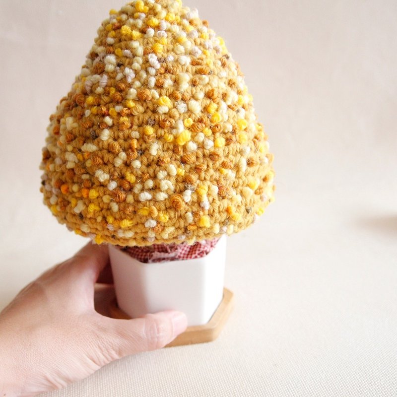 手鉤四季 手作秋天, 限量 天然樹段+釉燒盆栽 黃色結粒銀杏樹 - 擺飾/家飾品 - 其他人造纖維 黃色