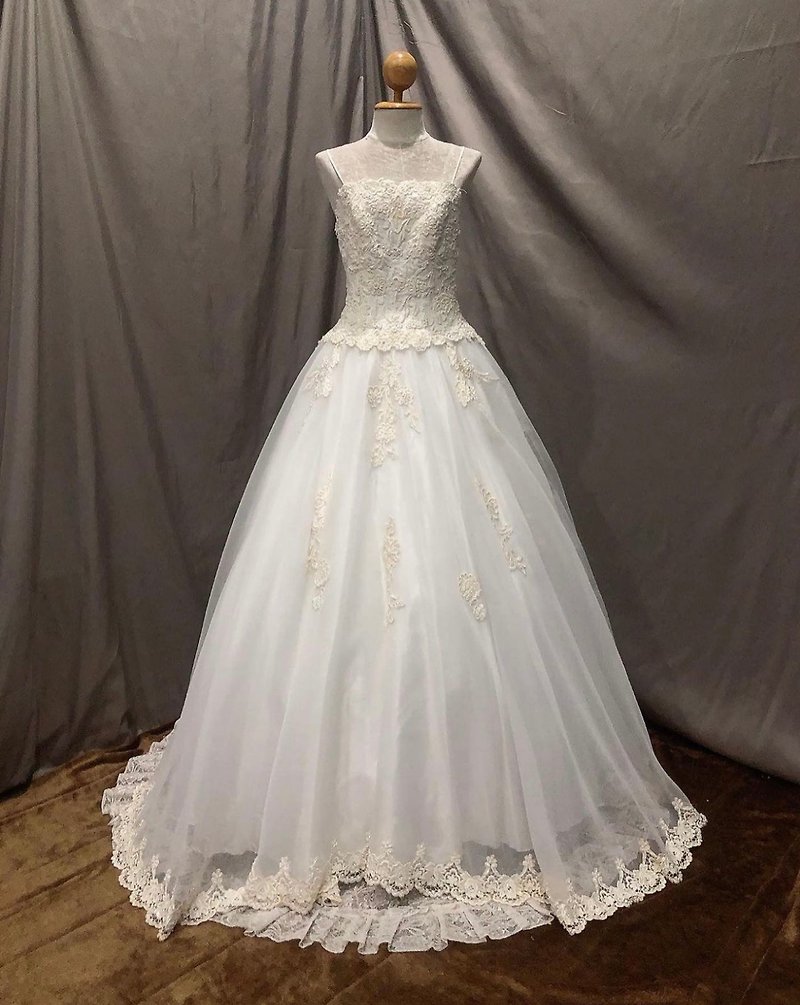 Vintage wedding dress with lace embroidery, Brand MORI LEE - 洋裝/連身裙 - 其他材質 