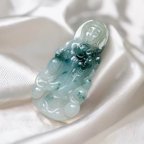瓔珞珠寶盒 E.L.Jewelry Box 冰種飄藍花翡翠觀音菩薩 | 天然緬甸玉翡翠A貨