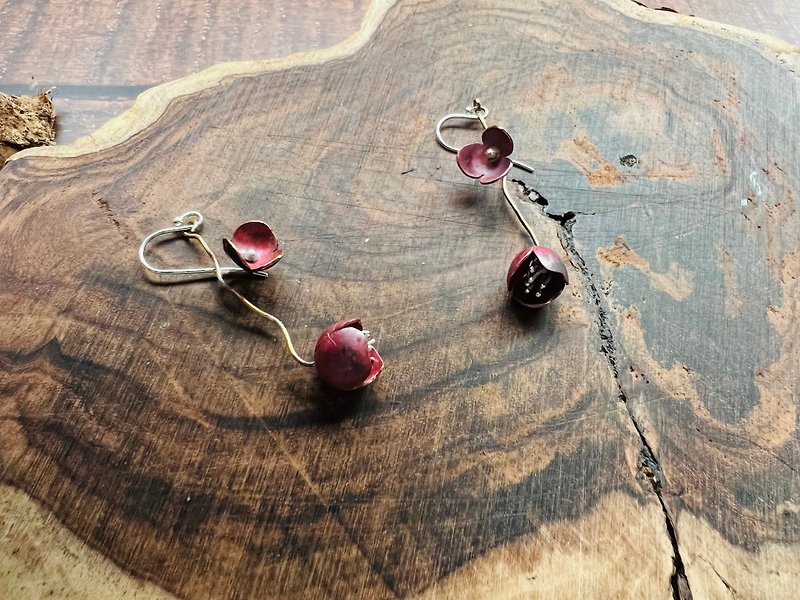 Fallen Bronze Flower Long Earrings - Earrings & Clip-ons - Other Metals Red
