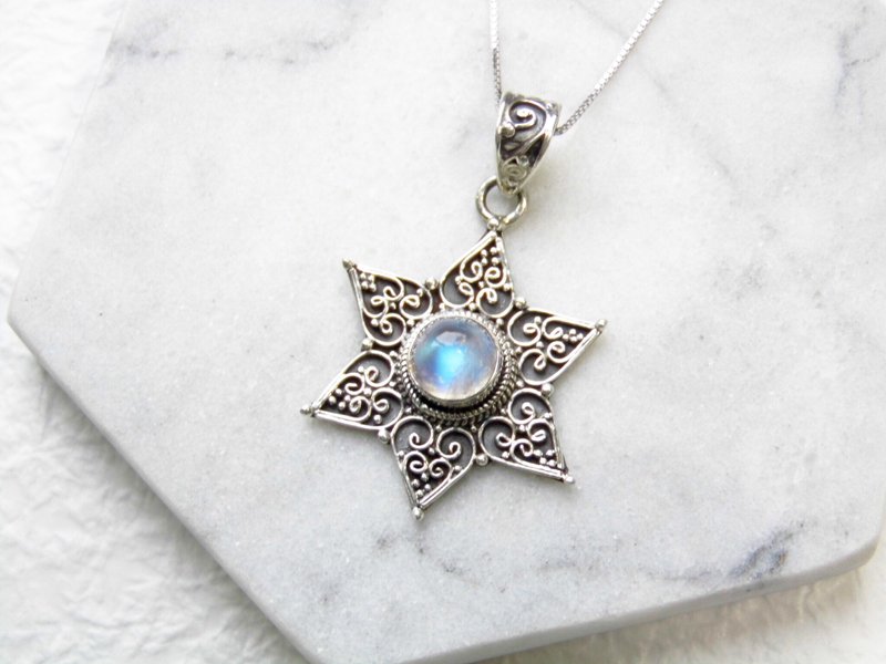 Moonstone 925 sterling silver star silver carved necklace Nepal handmade mosaic production - Necklaces - Gemstone Blue