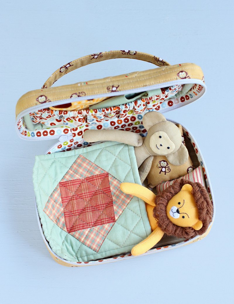 PDF Travel Case with Bedding for Mini Doll Sewing Pattern - 手工藝教學/工具書 - 其他材質 