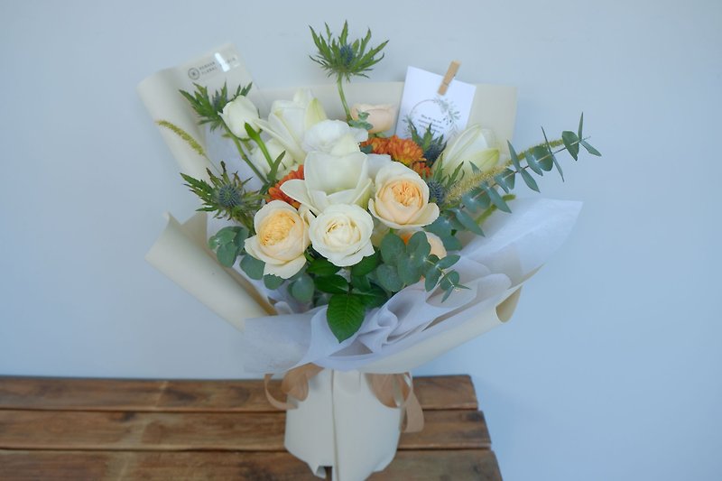 Champagne Small Fresh Champagne Packaging Bouquet Graduation Bouquet Flowers—Delivery to Shuangbei Area Only - ช่อดอกไม้แห้ง - พืช/ดอกไม้ สีส้ม