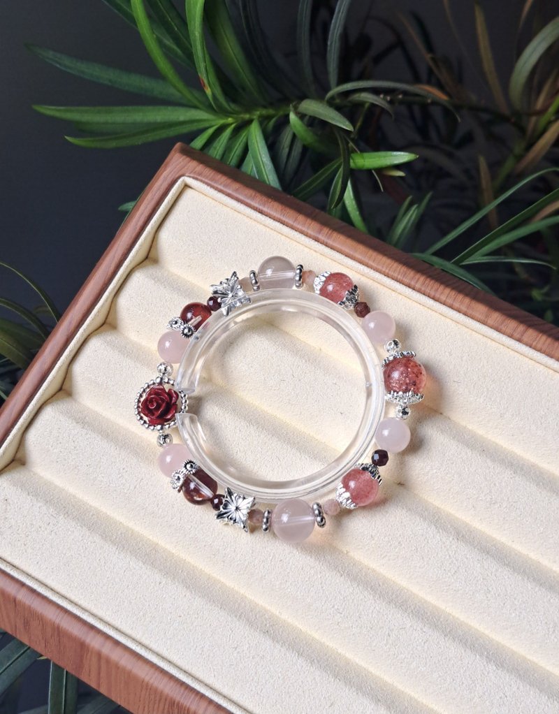 Strawberry crystal, Stone, garnet, cinnabar, red gum flower, love, popularity, social beauty, good energy - Bracelets - Crystal Pink