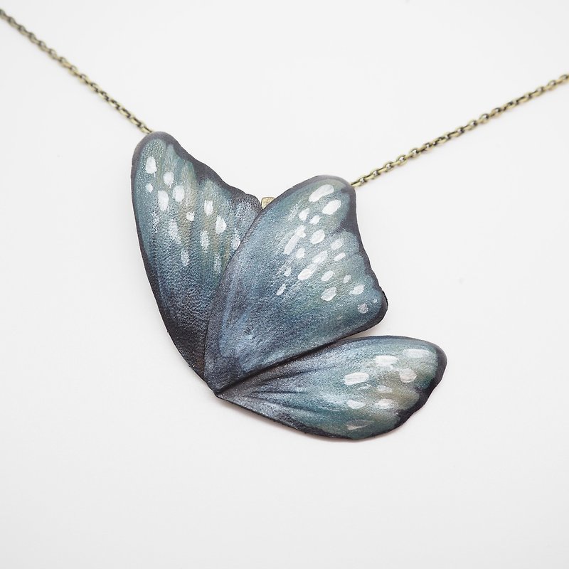 Leather butterfly necklace most natural you pin - สร้อยคอ - หนังแท้ สีน้ำเงิน